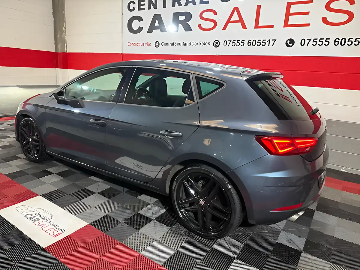 Used 2020 SEAT Leon Fr Black Edition Grey - Interior and Exterior details 3