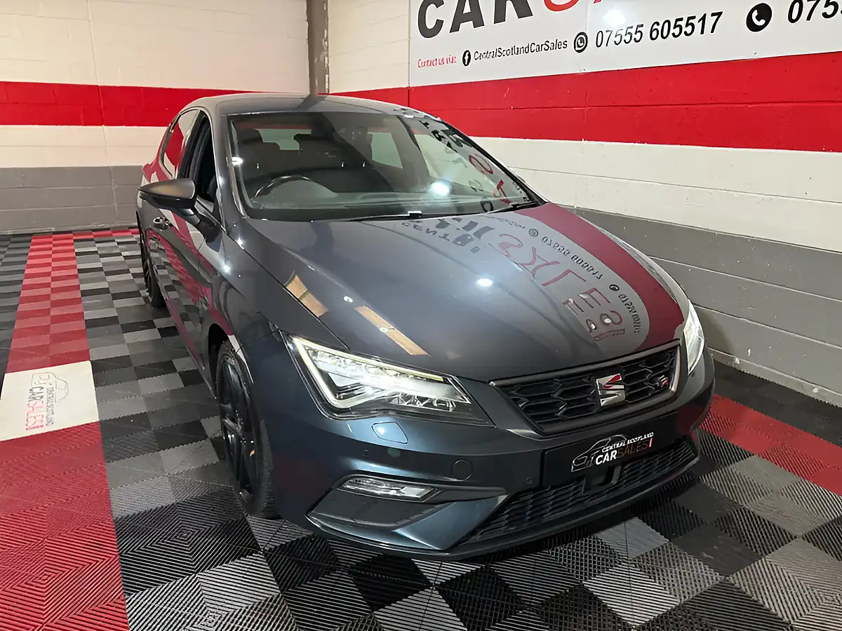Used 2020 SEAT Leon Fr Black Edition Grey - Interior and Exterior details 5