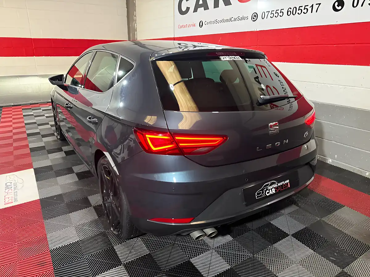 Used 2020 SEAT Leon Fr Black Edition Grey - Interior and Exterior details 9