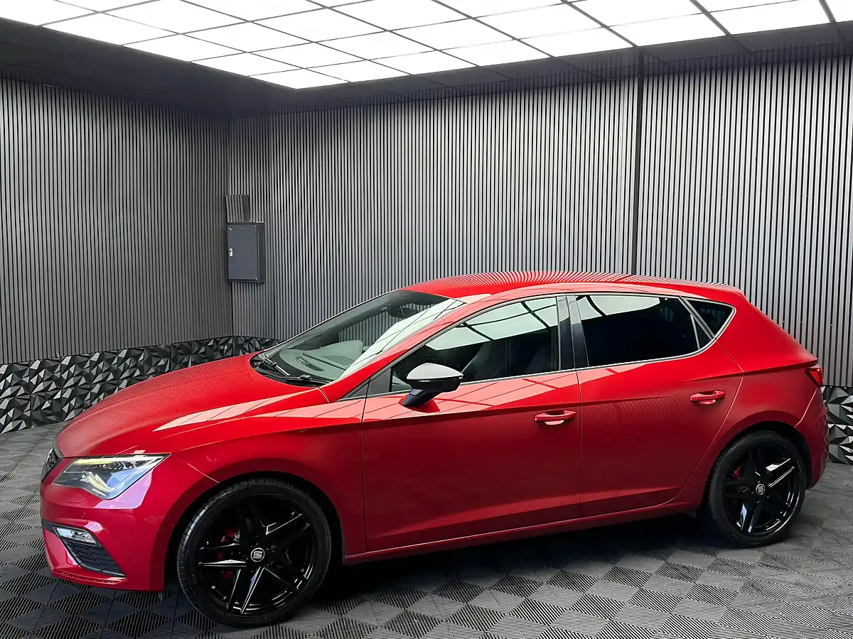 Used 2020 SEAT Leon Fr Black Edition Red - Interior and Exterior details 10
