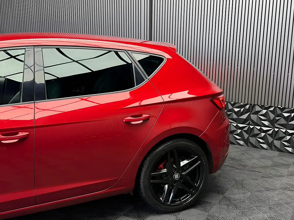 Used 2020 SEAT Leon Fr Black Edition Red - Interior and Exterior details 19