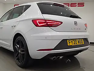 Used 2020 SEAT Leon Fr Black Edition White - Interior and Exterior details 12