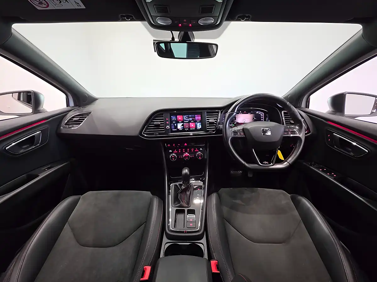 Used 2020 SEAT Leon Fr Black Edition White - Interior and Exterior details 19