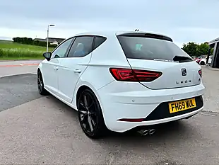 Used 2020 SEAT Leon Fr Black Edition White - Interior and Exterior details 3