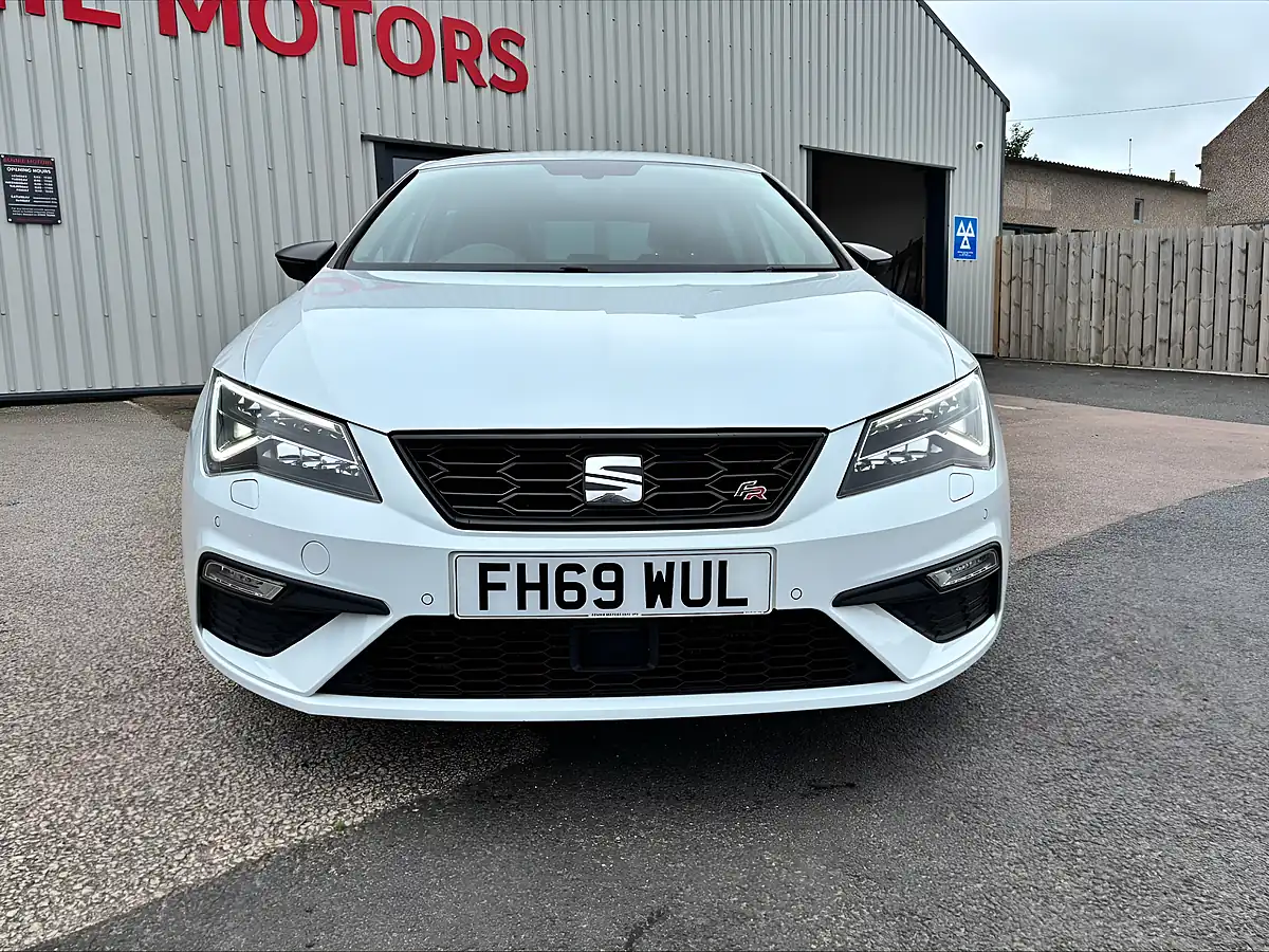 Used 2020 SEAT Leon Fr Black Edition White - Interior and Exterior details 7