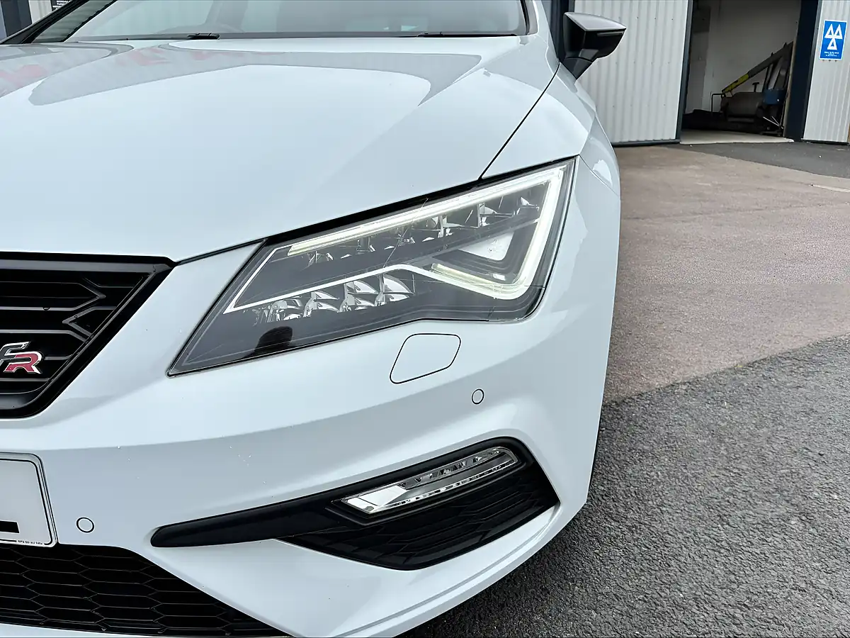 Used 2020 SEAT Leon Fr Black Edition White - Interior and Exterior details 8