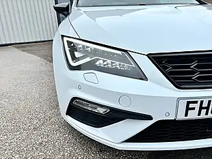 Used 2020 SEAT Leon Fr Black Edition White - Interior and Exterior details 9