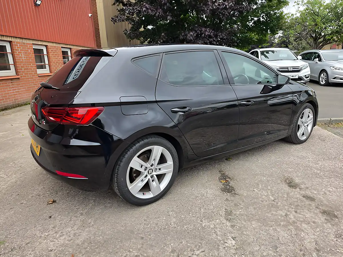 Used 2020 SEAT Leon Fr Black - Interior and Exterior details 15