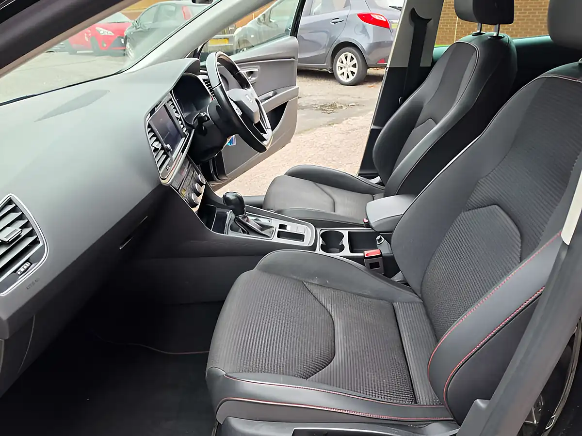 Used 2020 SEAT Leon Fr Black - Interior and Exterior details 18