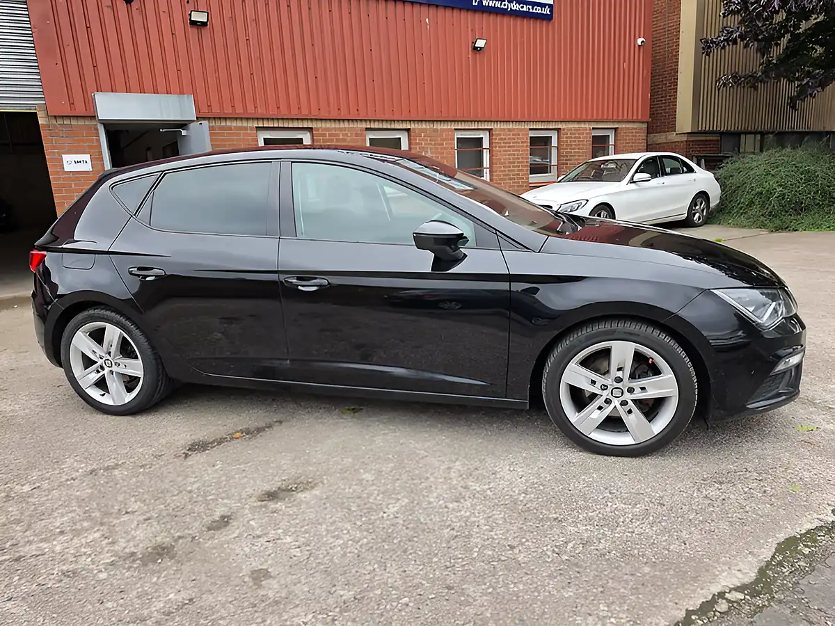 Used 2020 SEAT Leon Fr Black - Interior and Exterior details 4