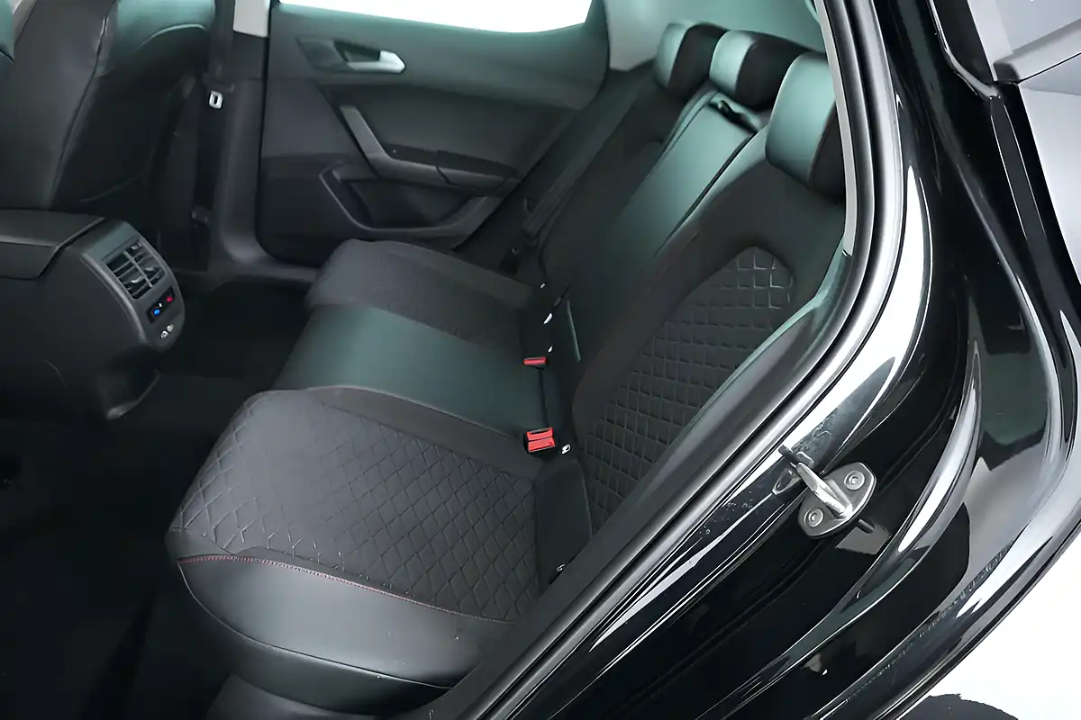 Used 2020 SEAT Leon Fr Black - Interior and Exterior details 10
