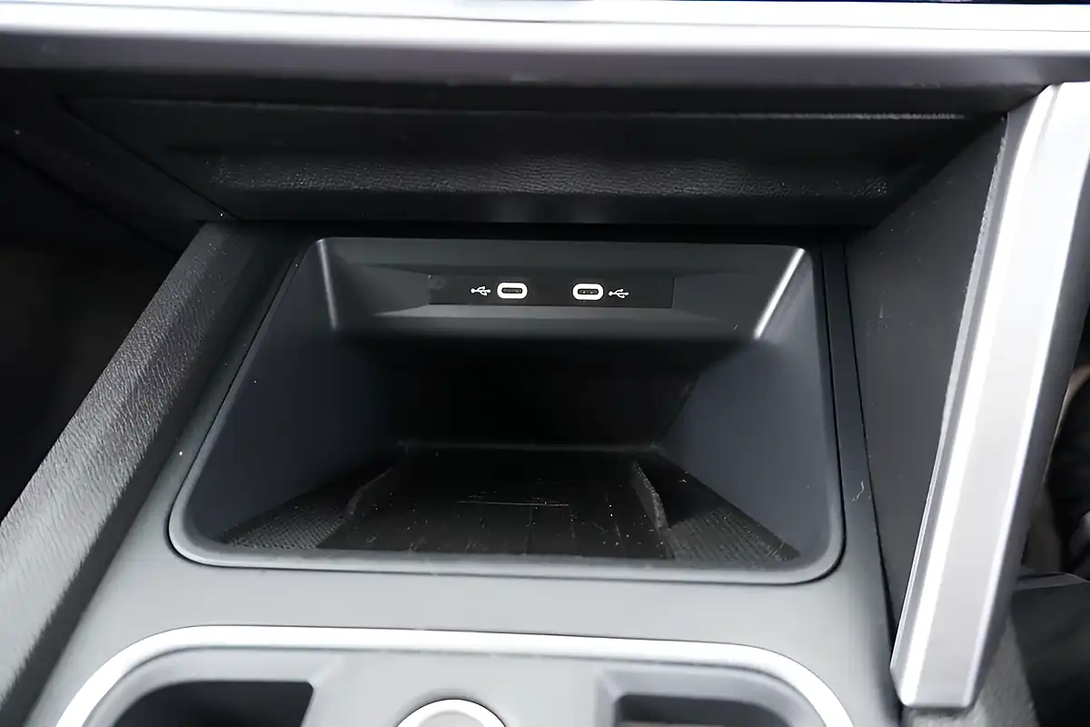 Used 2020 SEAT Leon Fr Black - Interior and Exterior details 12