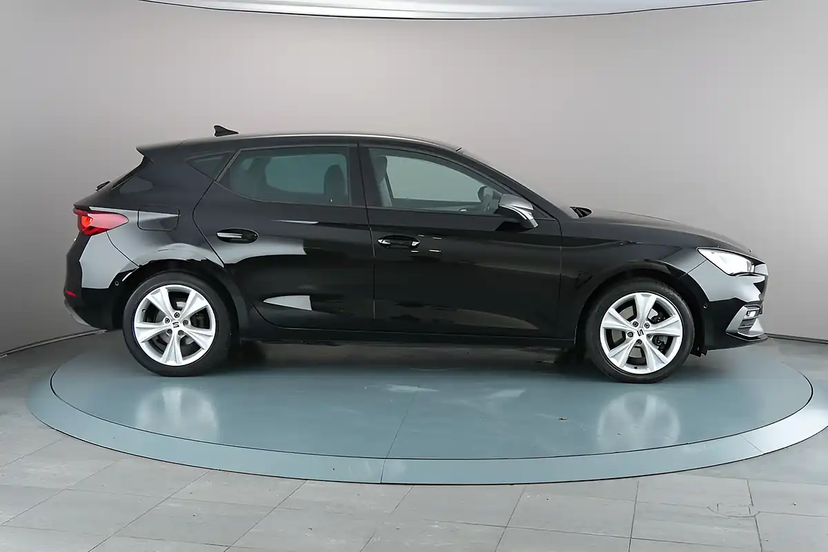 Used 2020 SEAT Leon Fr Black - Interior and Exterior details 6