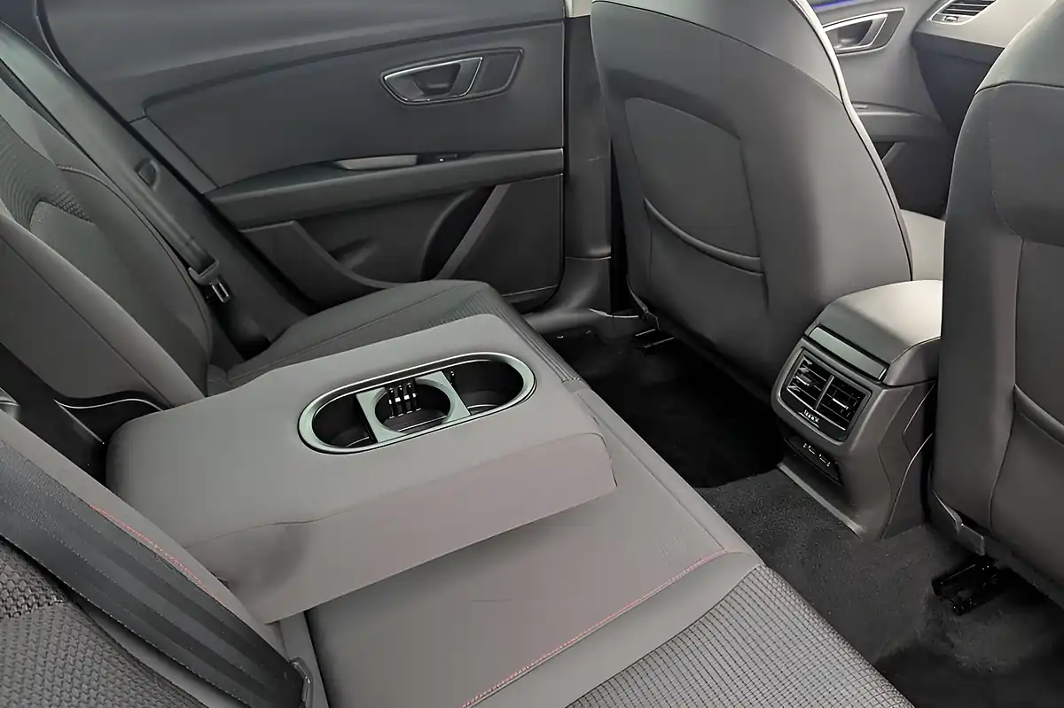 Used 2020 SEAT Leon Fr Blue - Interior and Exterior details 11