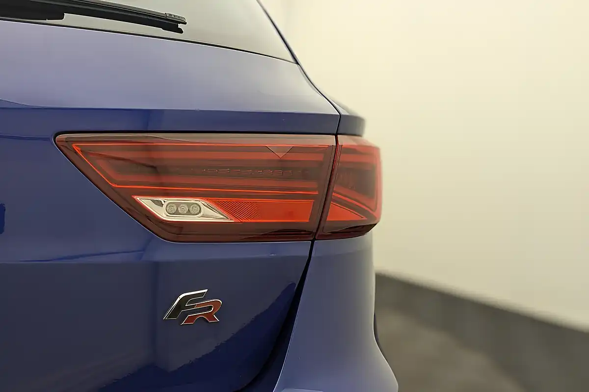 Used 2020 SEAT Leon Fr Blue - Interior and Exterior details 19