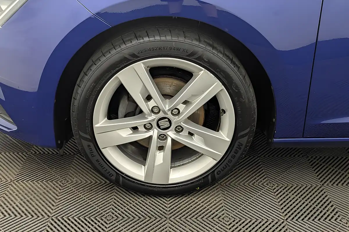 Used 2020 SEAT Leon Fr Blue - Interior and Exterior details 20
