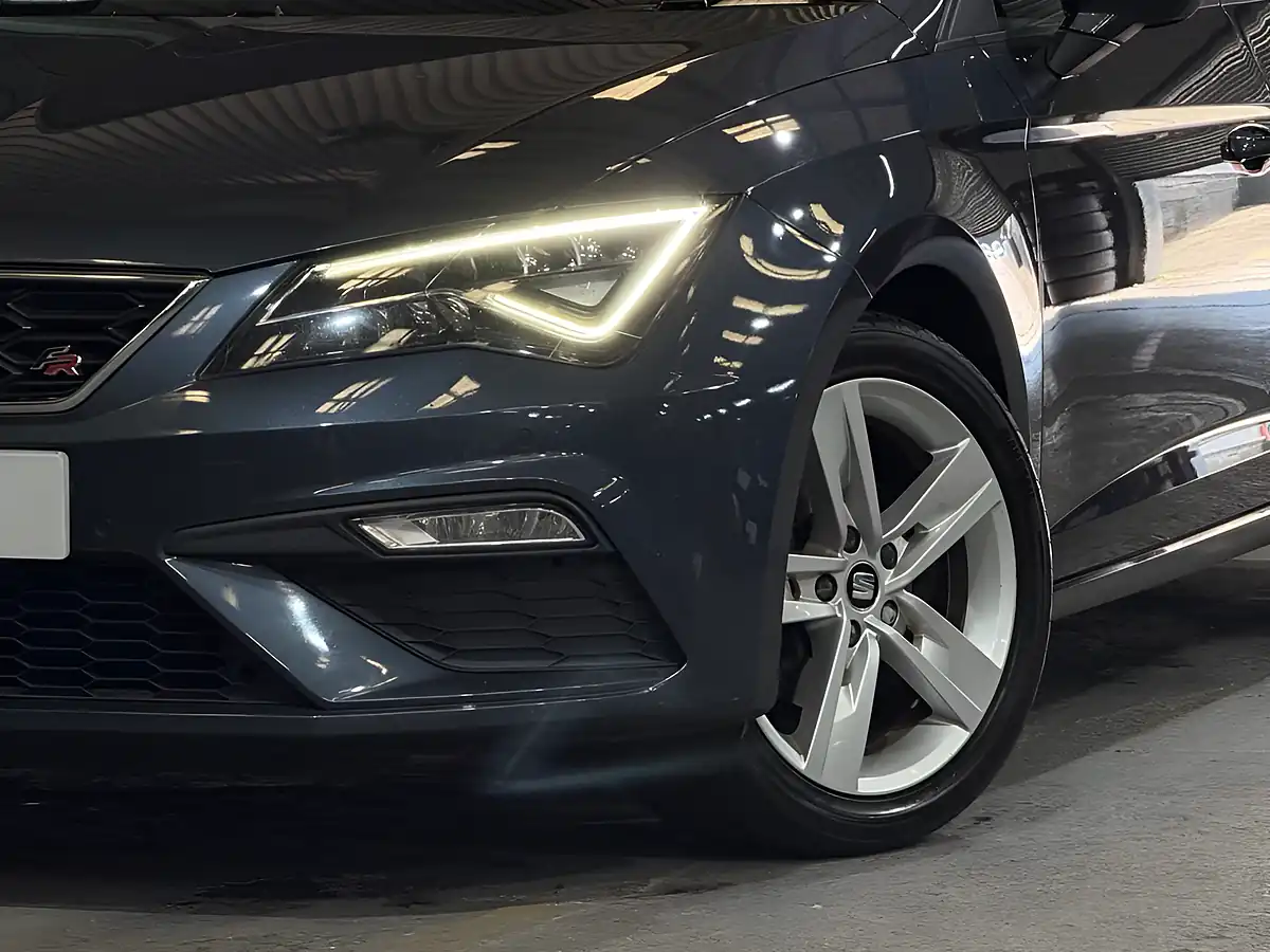 Used 2020 SEAT Leon Fr Grey - Interior and Exterior details 19