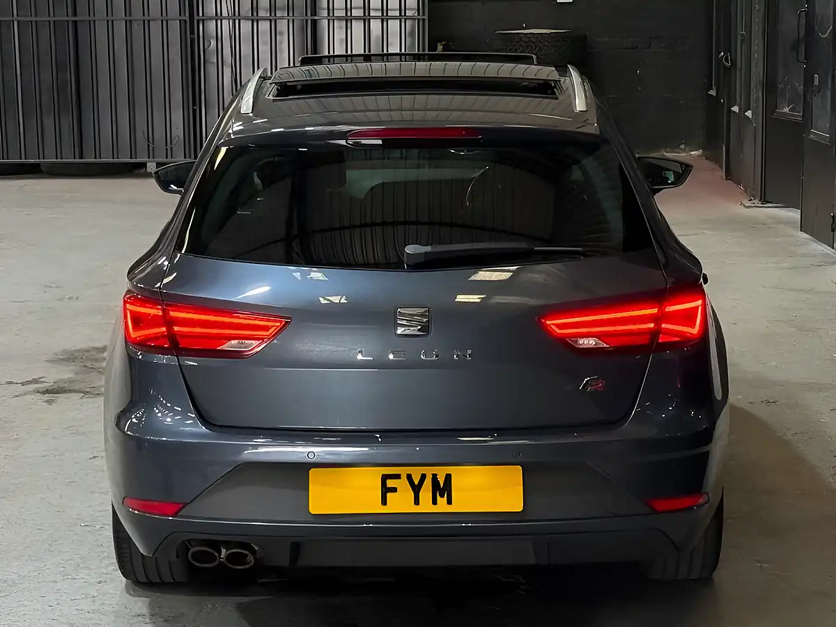 Used 2020 SEAT Leon Fr Grey - Interior and Exterior details 5