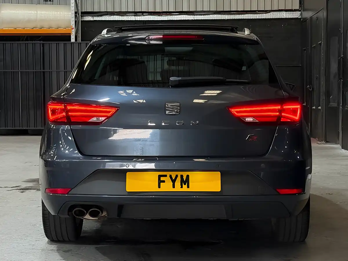 Used 2020 SEAT Leon Fr Grey - Interior and Exterior details 9
