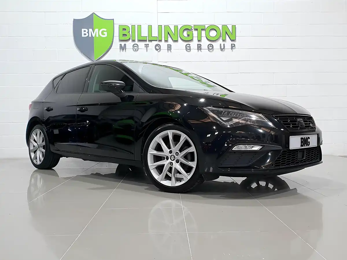 Used 2020 SEAT Leon Fr Midnight Black - Front View