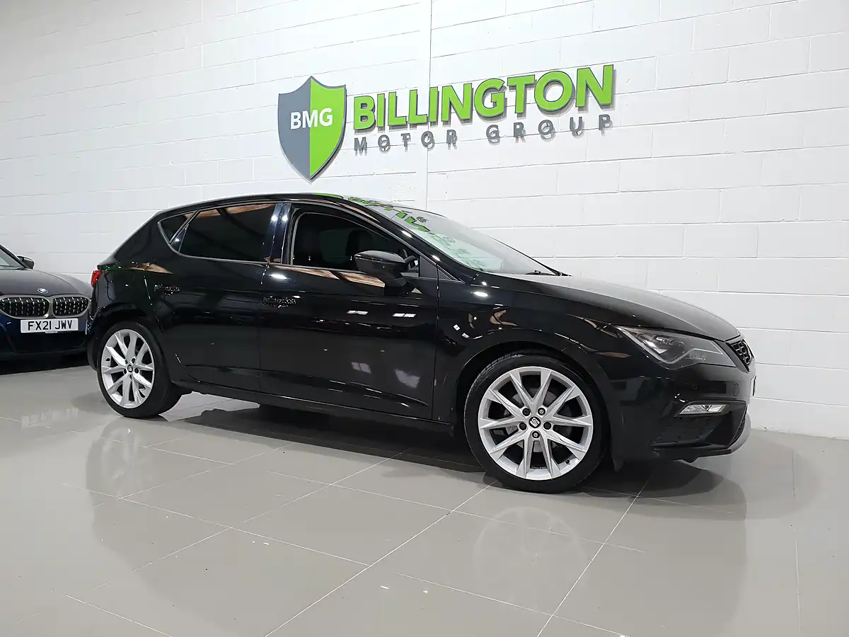 Used 2020 SEAT Leon Fr Midnight Black - Interior and Exterior details 14