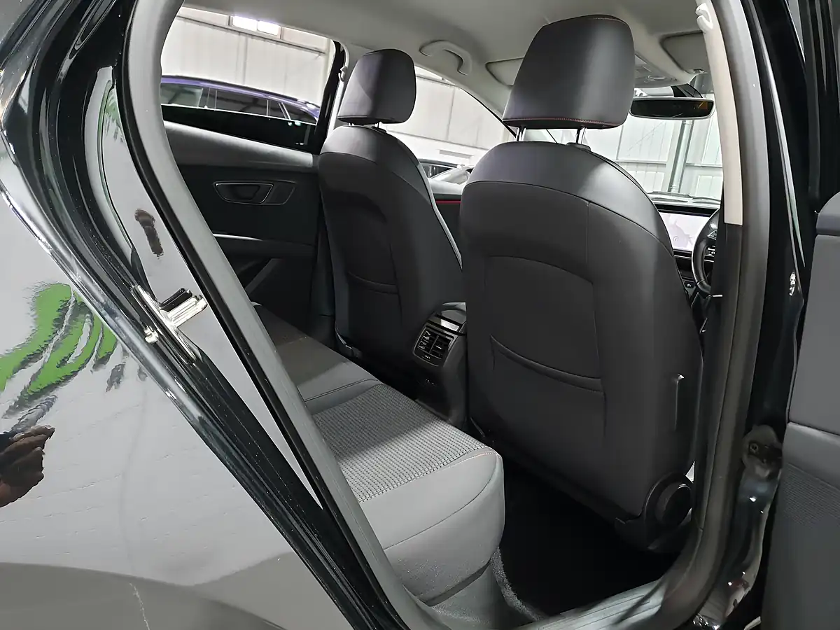 Used 2020 SEAT Leon Fr Midnight Black - Interior and Exterior details 15