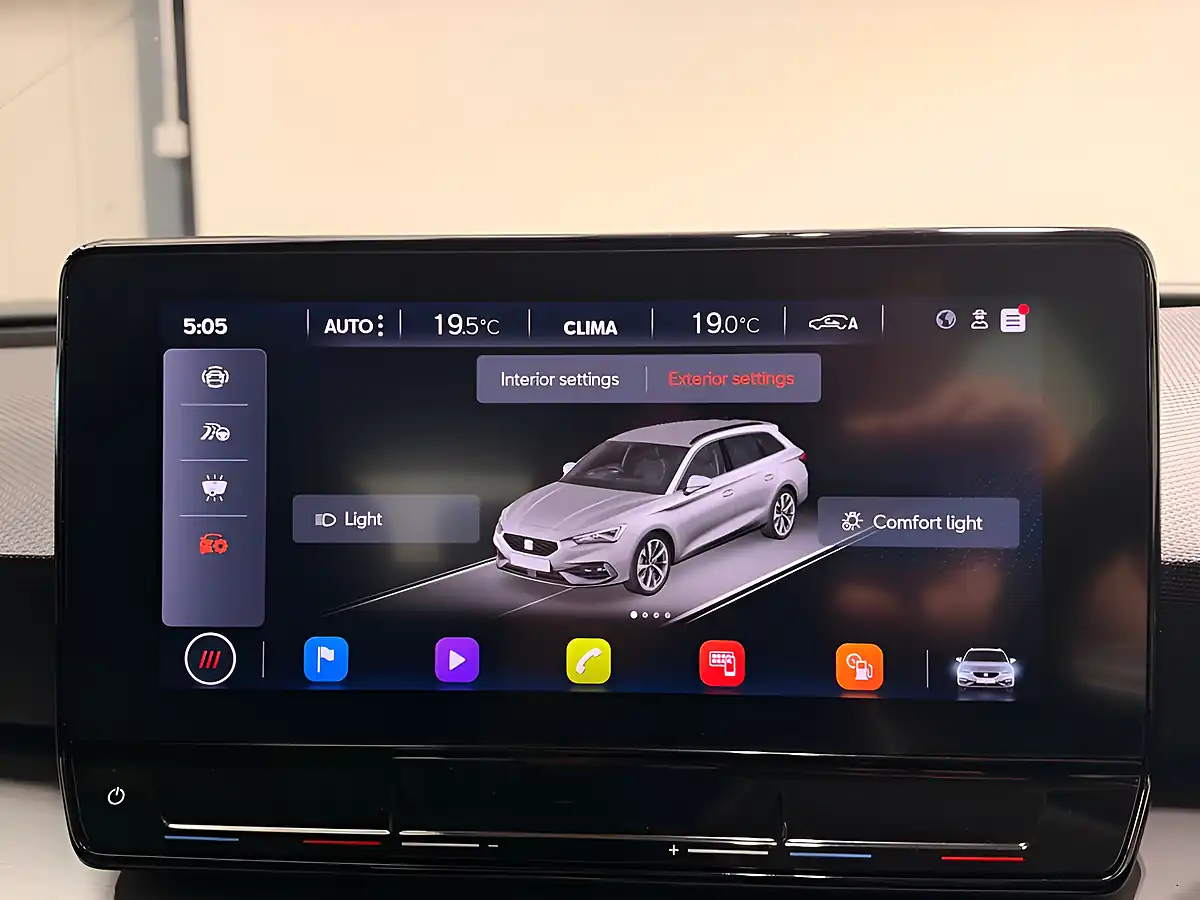Used 2020 SEAT Leon Fr Mystery Blue - Interior and Exterior details 12