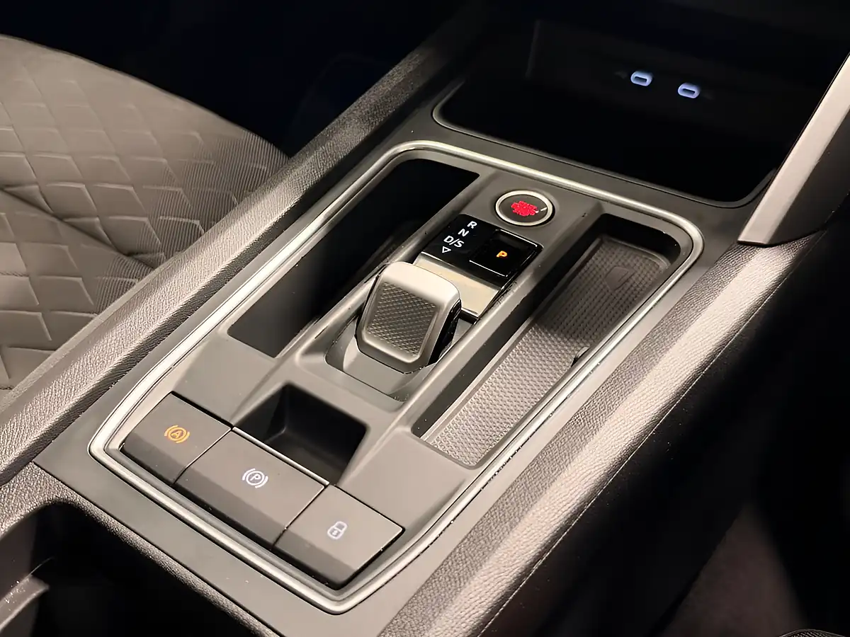 Used 2020 SEAT Leon Fr Mystery Blue - Interior and Exterior details 13