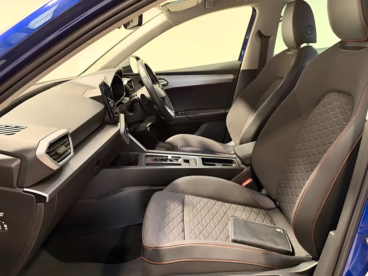 Used 2020 SEAT Leon Fr Mystery Blue - Interior and Exterior details 8