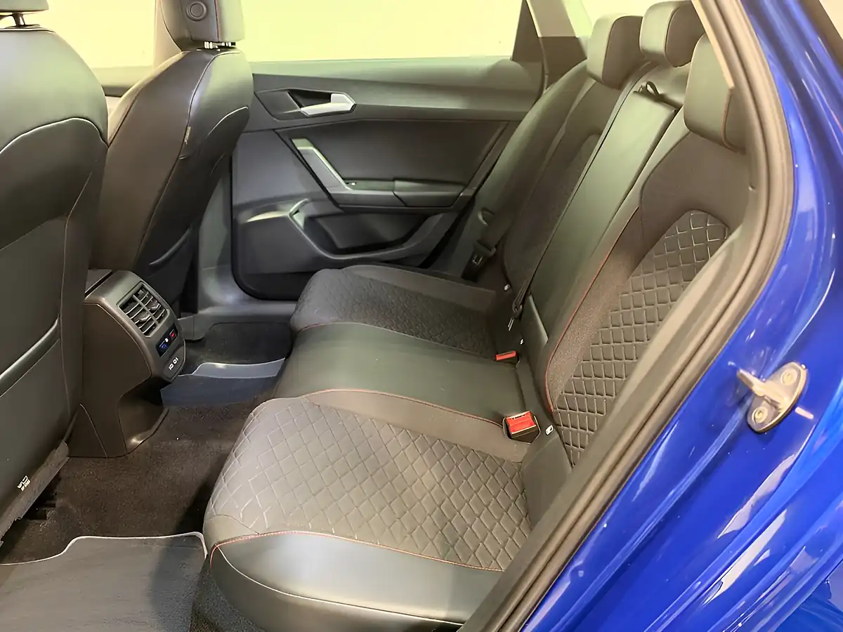 Used 2020 SEAT Leon Fr Mystery Blue - Interior and Exterior details 9