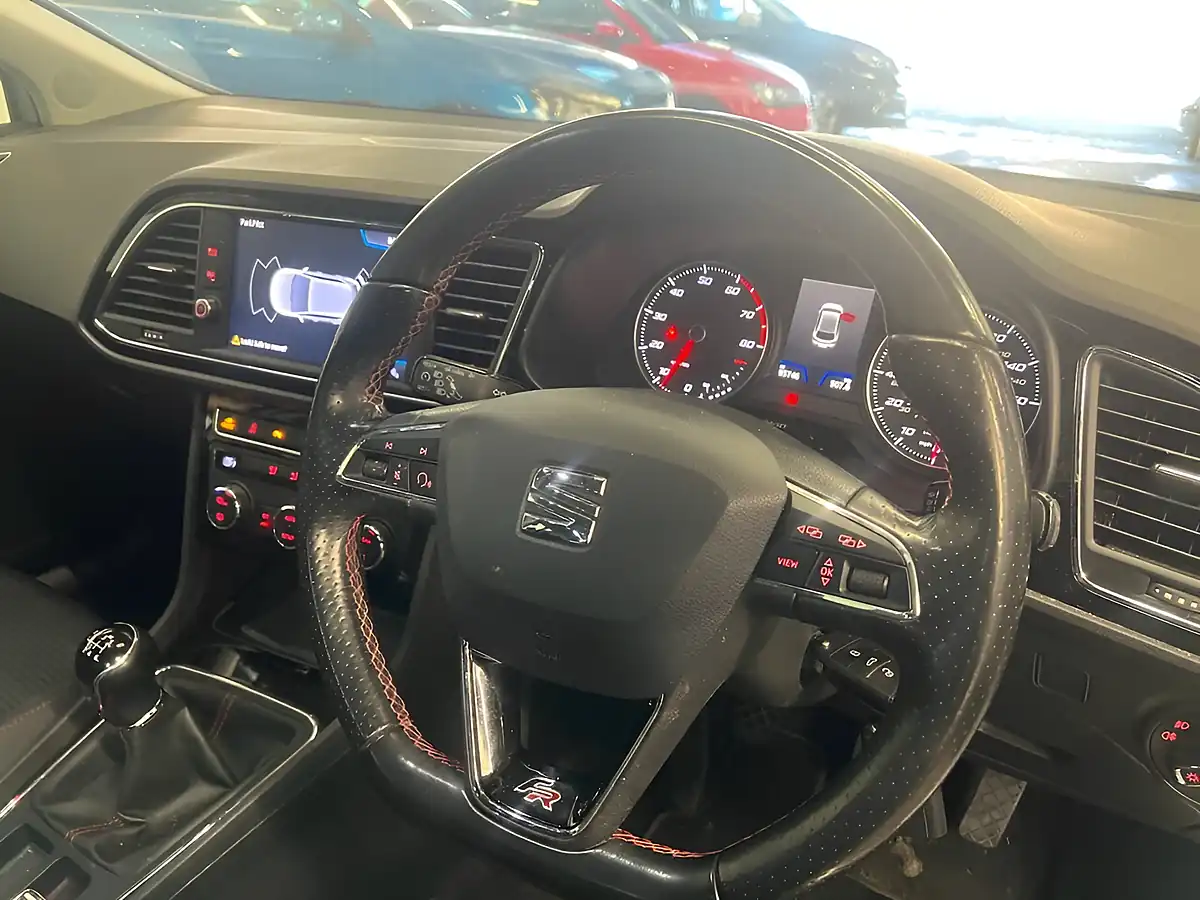 Used 2020 SEAT Leon Fr White - Interior and Exterior details 12