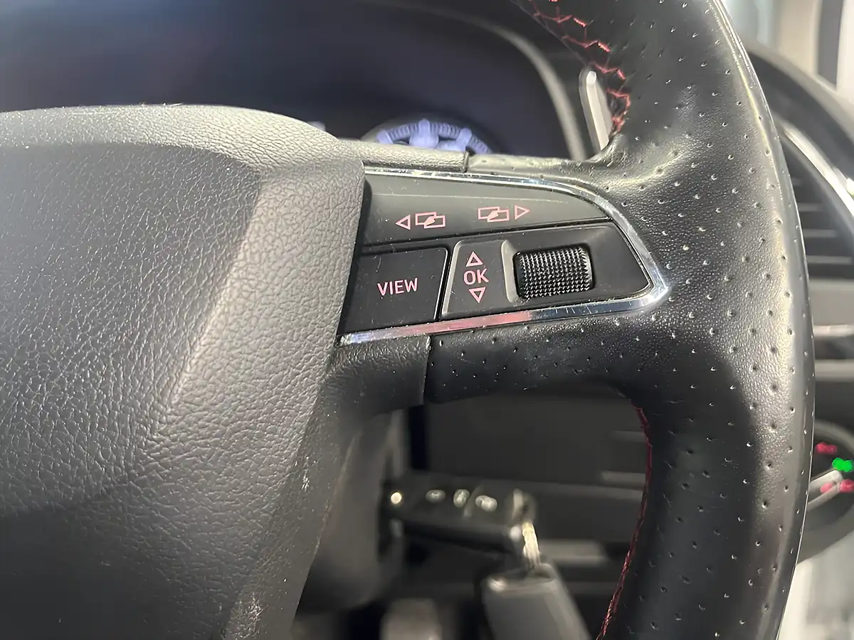 Used 2020 SEAT Leon Fr White - Interior and Exterior details 13