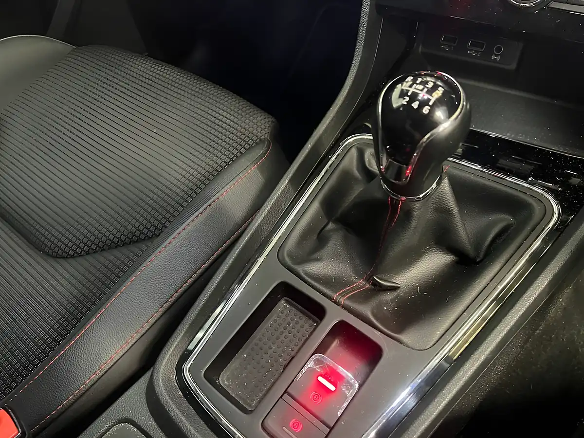 Used 2020 SEAT Leon Fr White - Interior and Exterior details 18