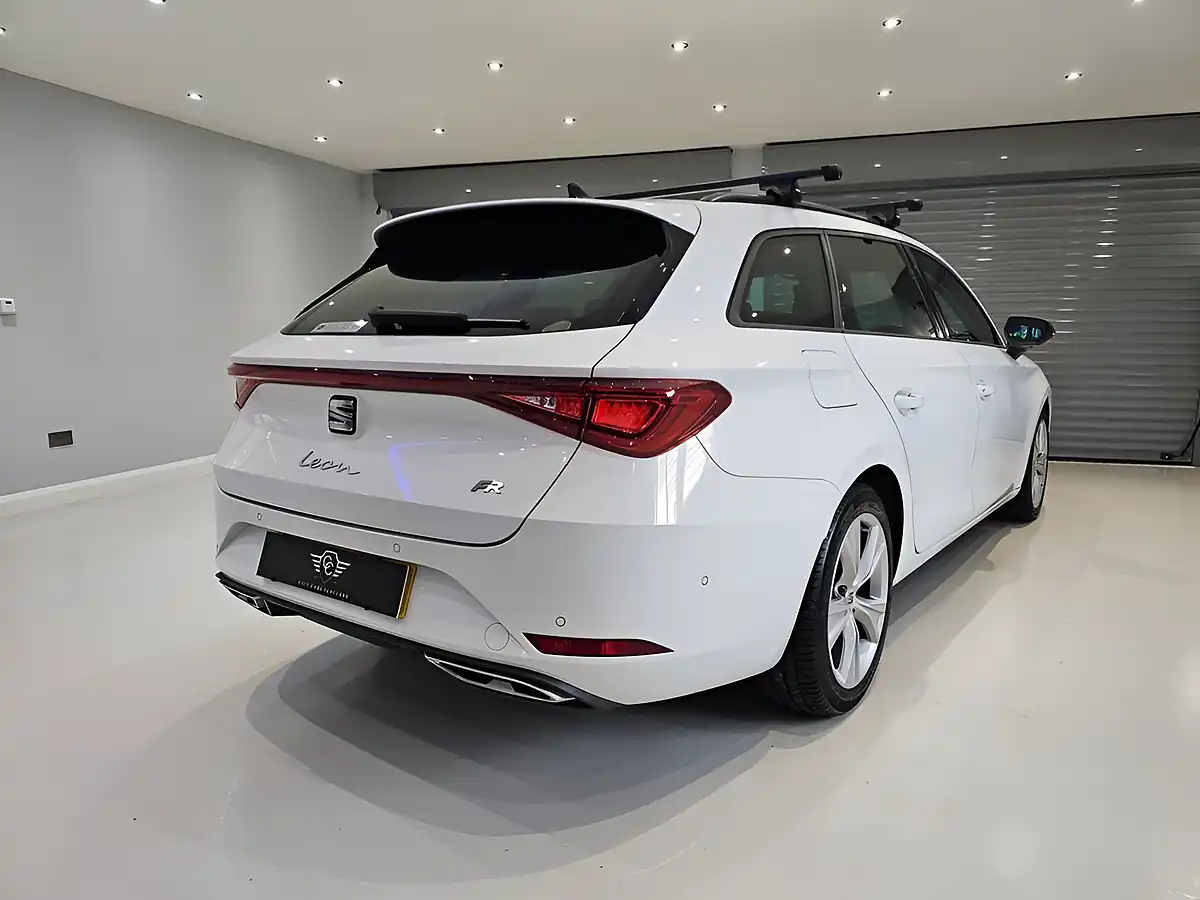 Used 2020 SEAT Leon Fr White - Interior and Exterior details 4
