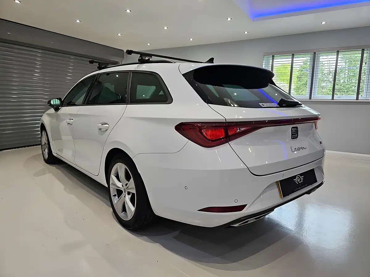 Used 2020 SEAT Leon Fr White - Interior and Exterior details 6