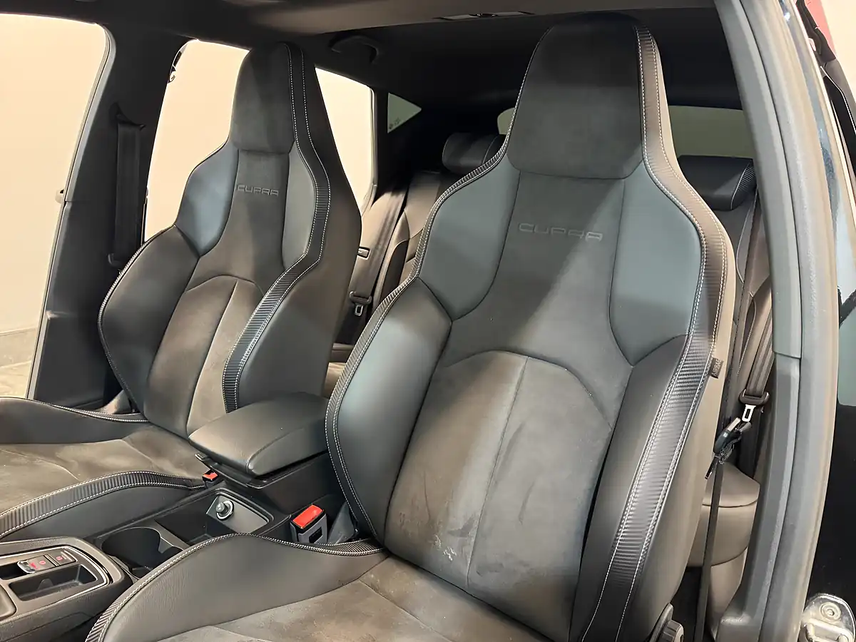 Used 2020 SEAT Leon Lux Black - Interior and Exterior details 12