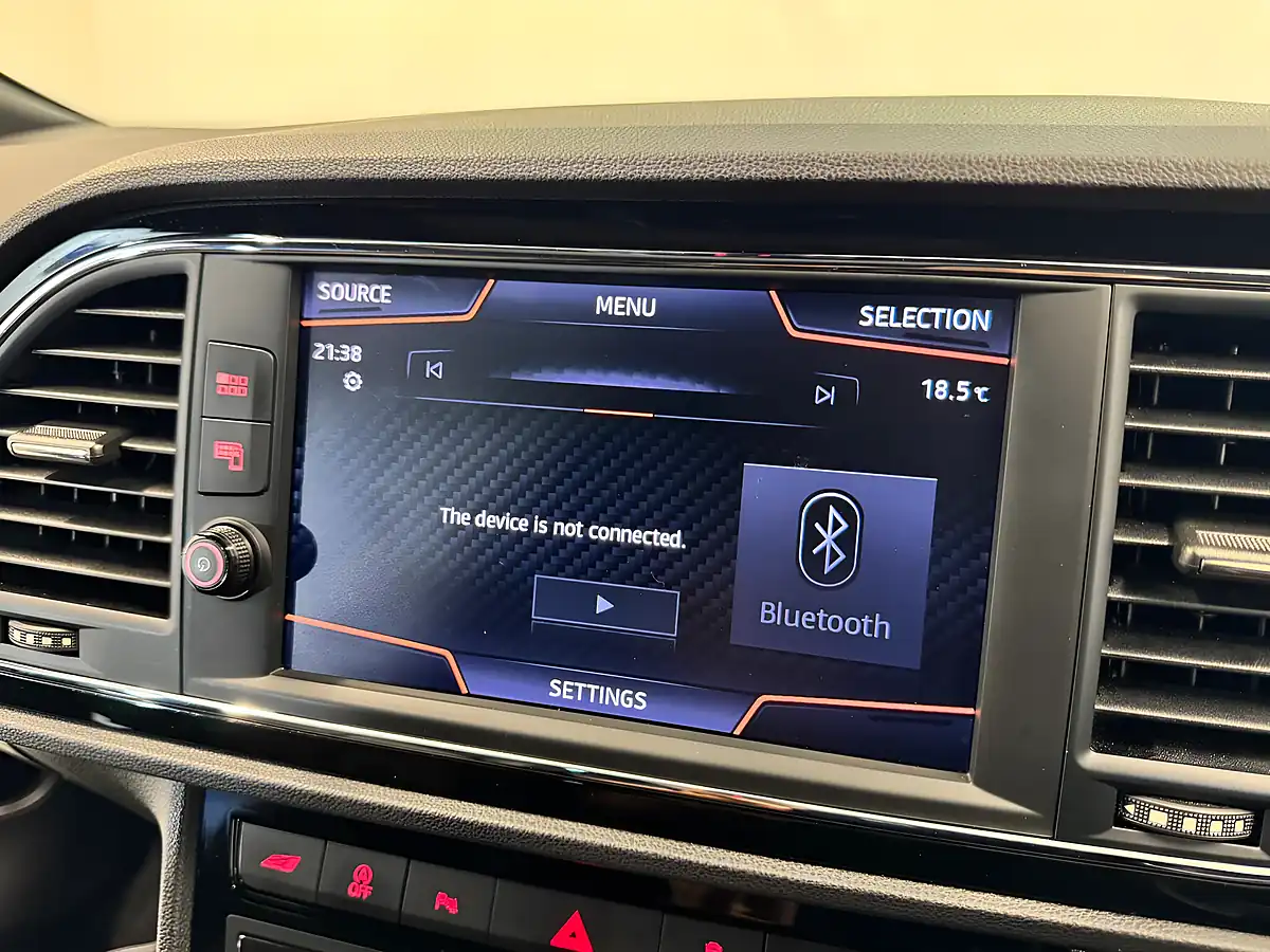 Used 2020 SEAT Leon Lux Black - Interior and Exterior details 13