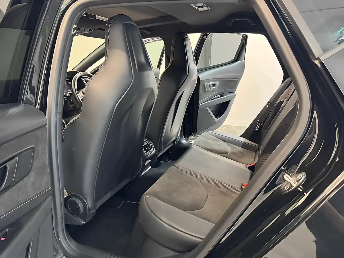 Used 2020 SEAT Leon Lux Black - Interior and Exterior details 16