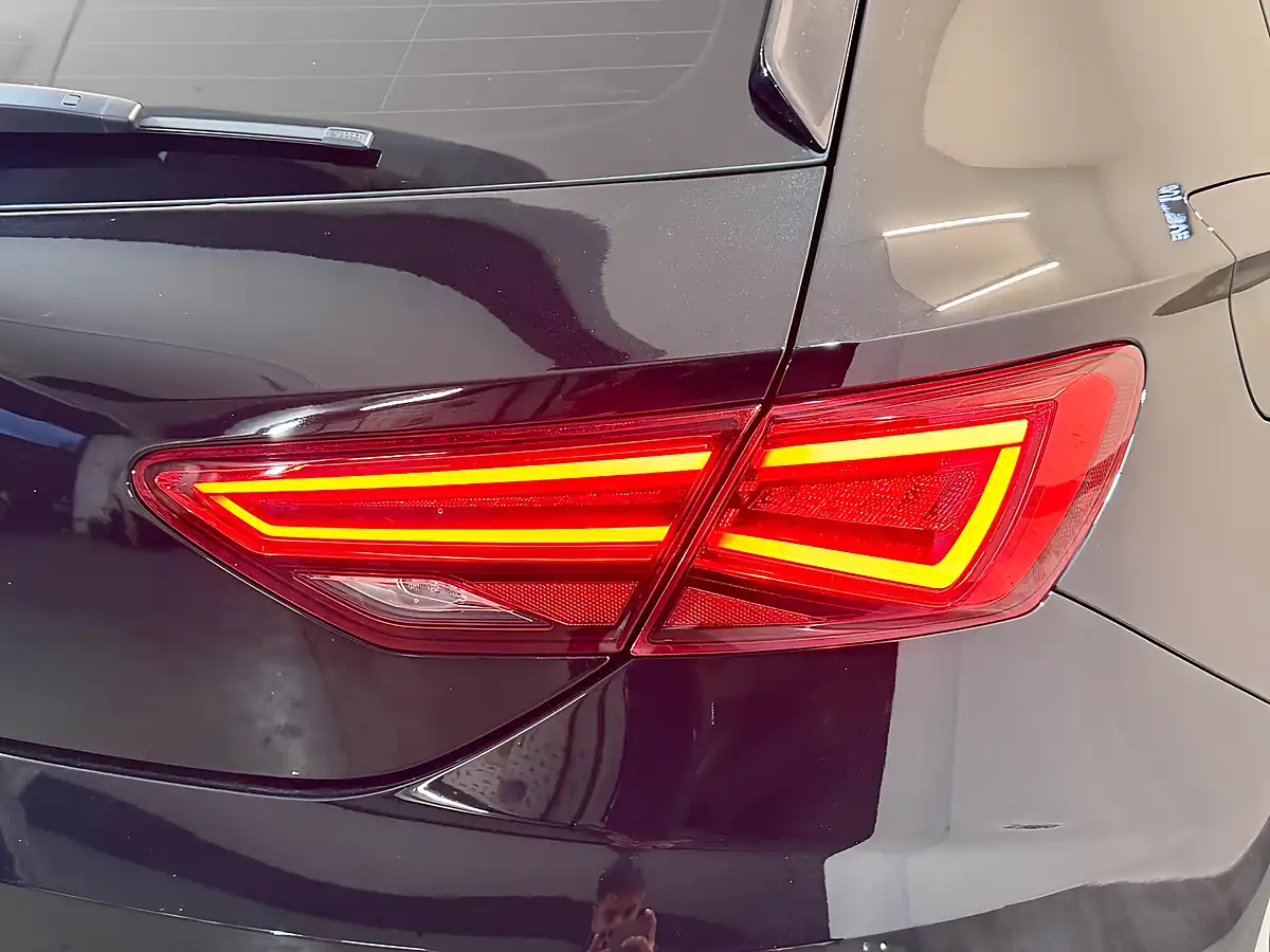 Used 2020 SEAT Leon Lux Black - Interior and Exterior details 19