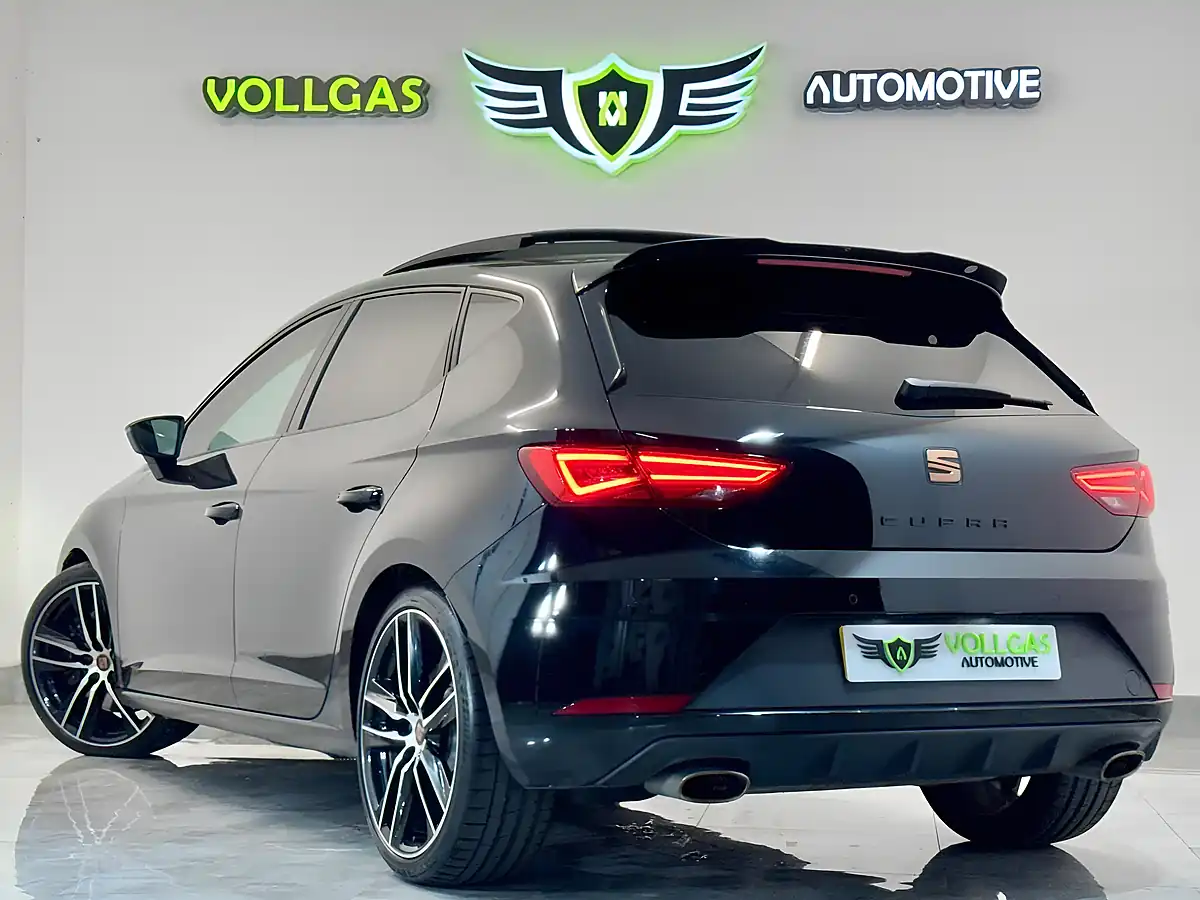 Used 2020 SEAT Leon Lux Black - Interior and Exterior details 9