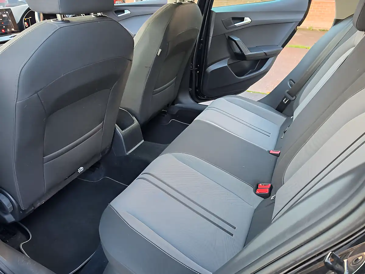 Used 2020 SEAT Leon Se Dynamic Black - Interior and Exterior details 11