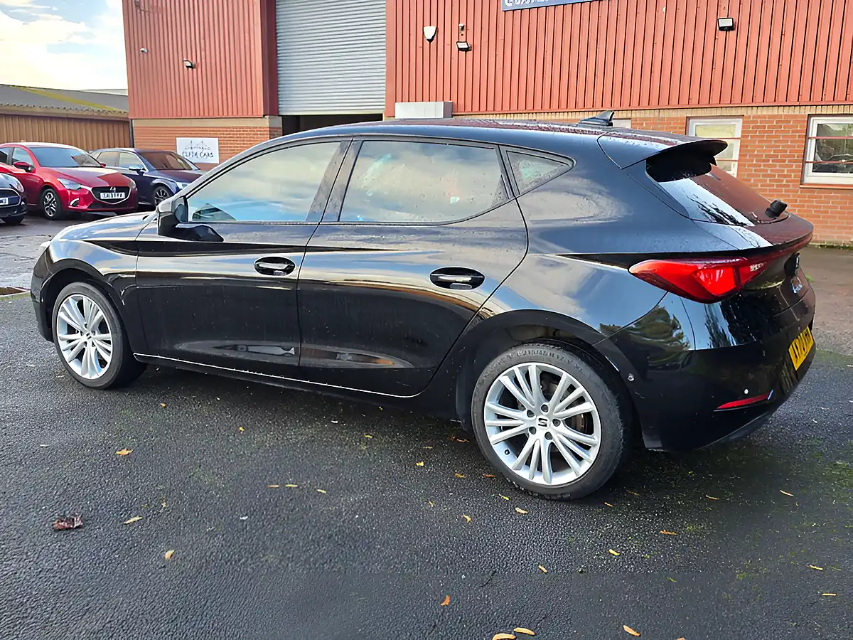 Used 2020 SEAT Leon Se Dynamic Black - Interior and Exterior details 14