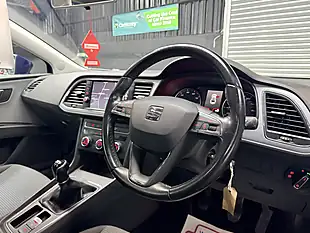 Used 2020 SEAT Leon Se Dynamic Blue - Interior and Exterior details 15