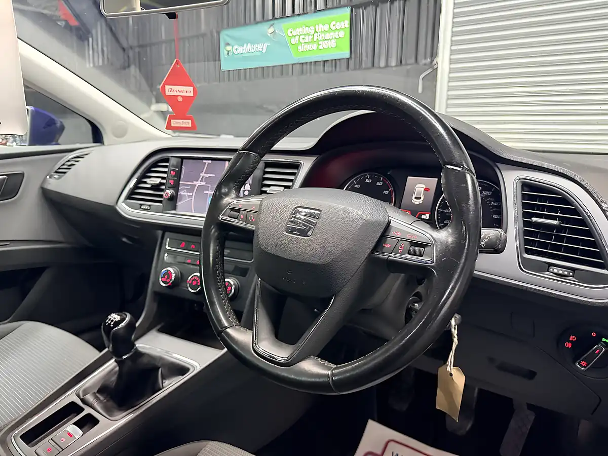 Used 2020 SEAT Leon Se Dynamic Blue - Interior and Exterior details 15