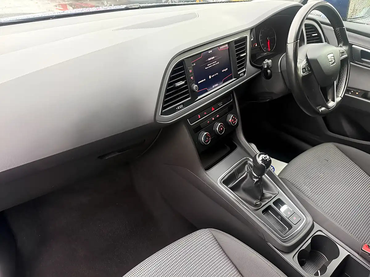 Used 2020 SEAT Leon Se Dynamic Blue - Interior and Exterior details 11