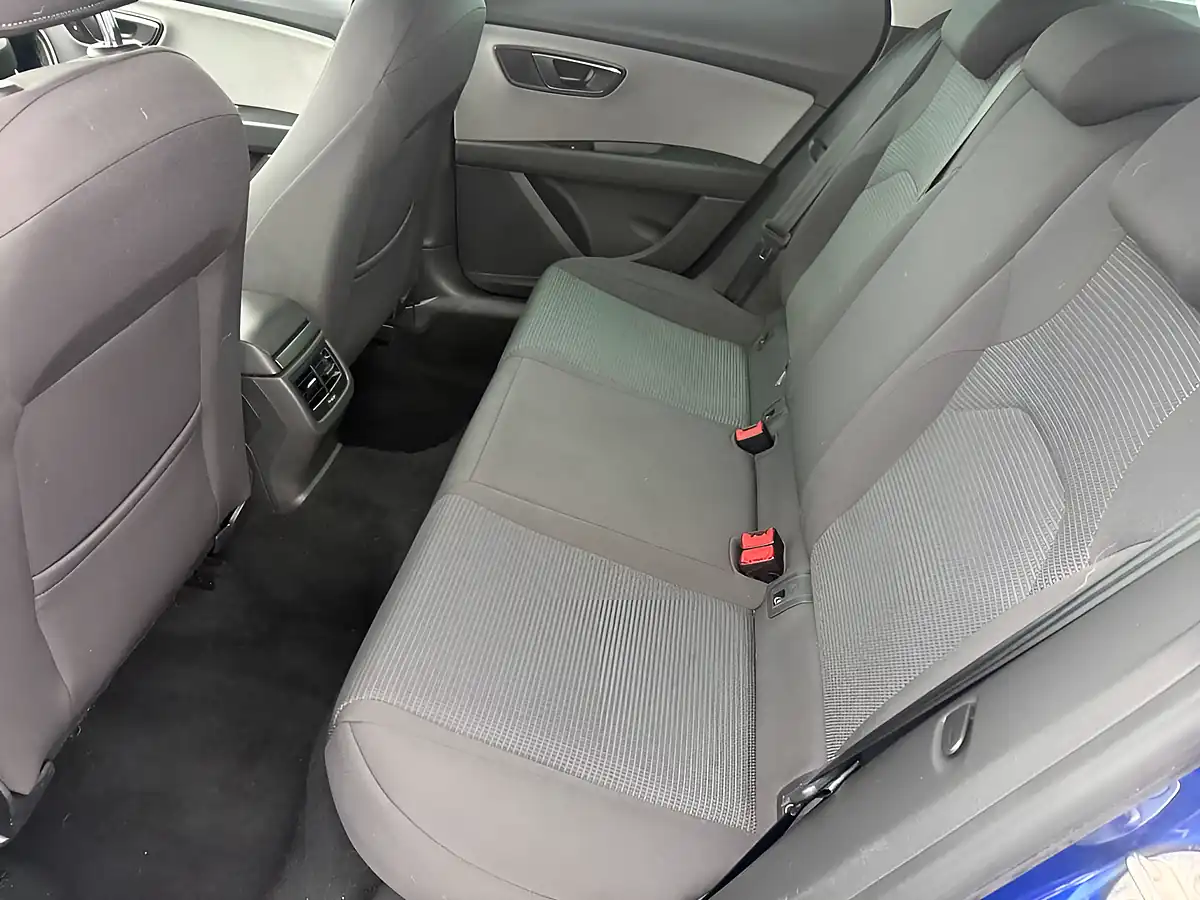 Used 2020 SEAT Leon Se Dynamic Blue - Interior and Exterior details 12