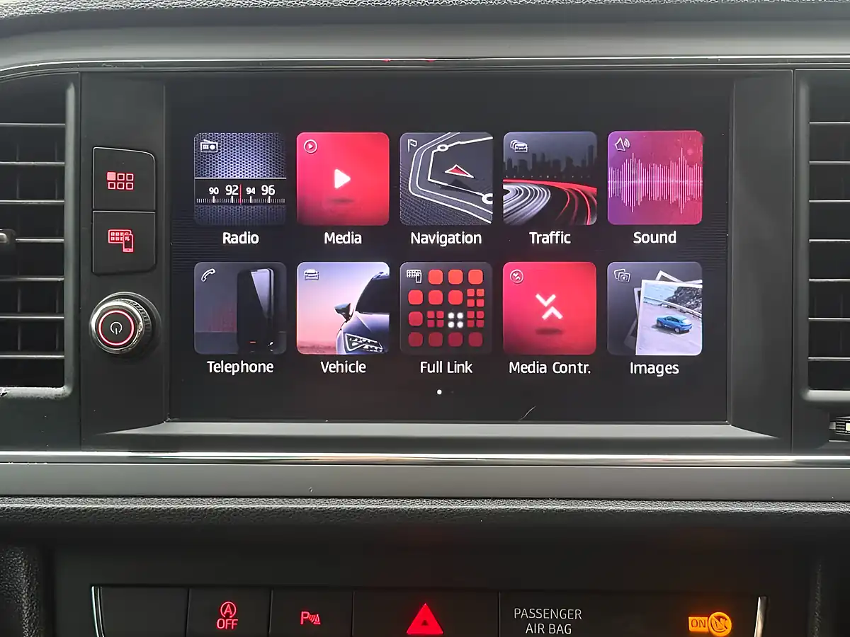 Used 2020 SEAT Leon Se Dynamic Blue - Interior and Exterior details 15