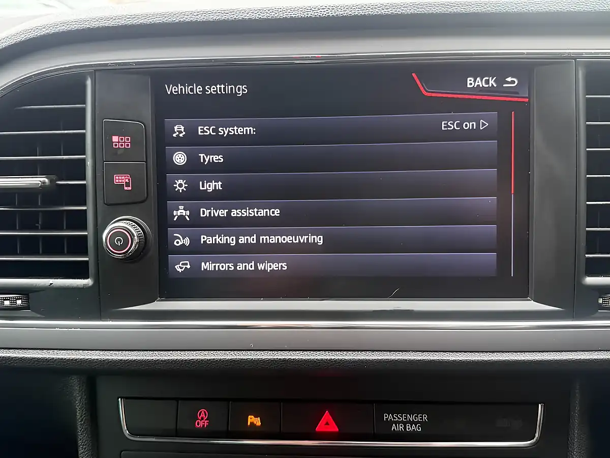 Used 2020 SEAT Leon Se Dynamic Blue - Interior and Exterior details 20