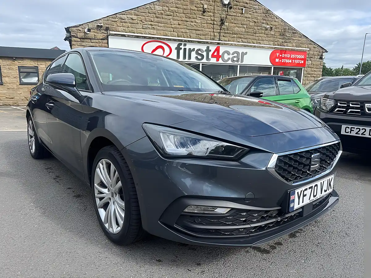 Used 2020 SEAT Leon Se Dynamic Grey - Front View