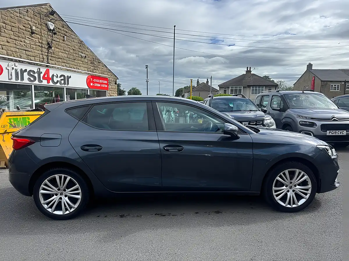 Used 2020 SEAT Leon Se Dynamic Grey - Interior and Exterior details 4